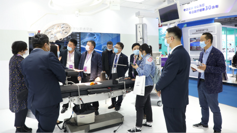 CMEF现场直击：星空综合官网携抗疫降魔四勇士亮相